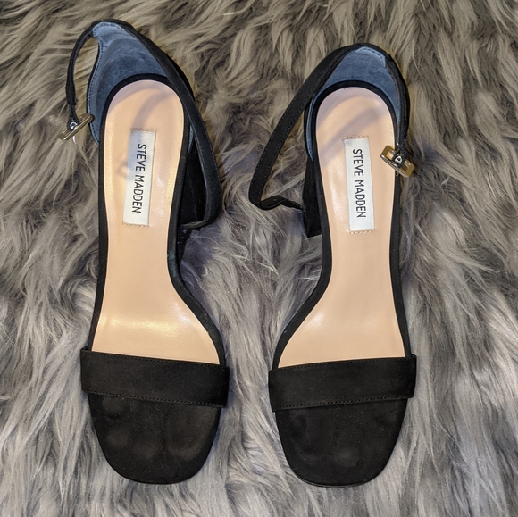 Steve Madden Shoes - Steve madden Dillion sandal